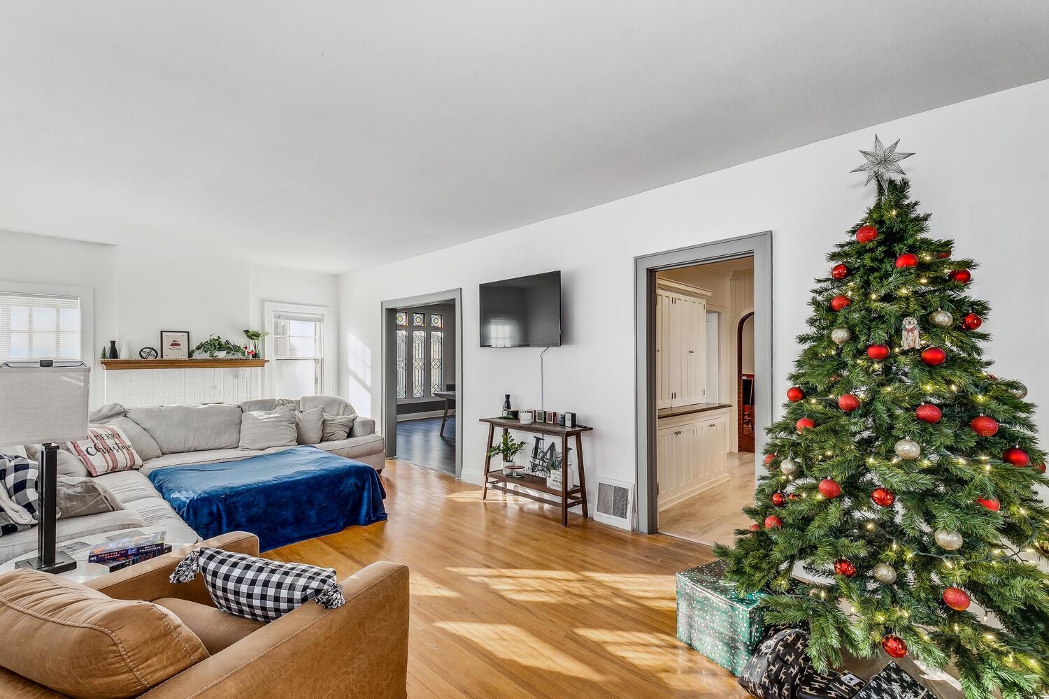 229 North Terrace Drive Wichita, KS 67208 - Photo 3 of 32