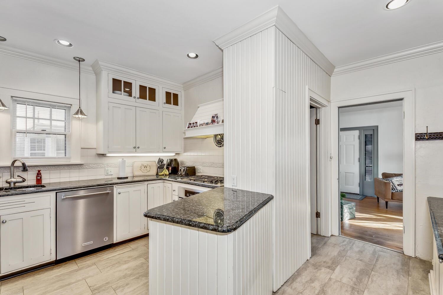 229 North Terrace Drive Wichita, KS 67208 - Photo 8 of 32