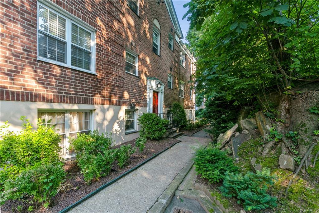 49 Rockledge Road, Unit 11E, Bronxville, NY 10708 Compass