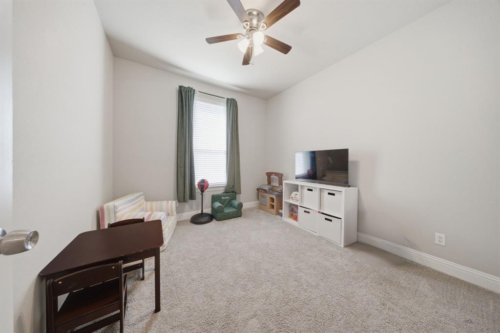 315 Bronco Drive Pilot Point, TX 76258 - Photo 12 of 40