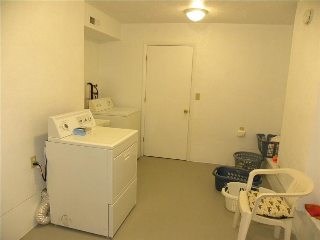 1514 Evergreen Road Pittsburgh, PA 15209 - Photo 19 of 25 Main floor unit laundry