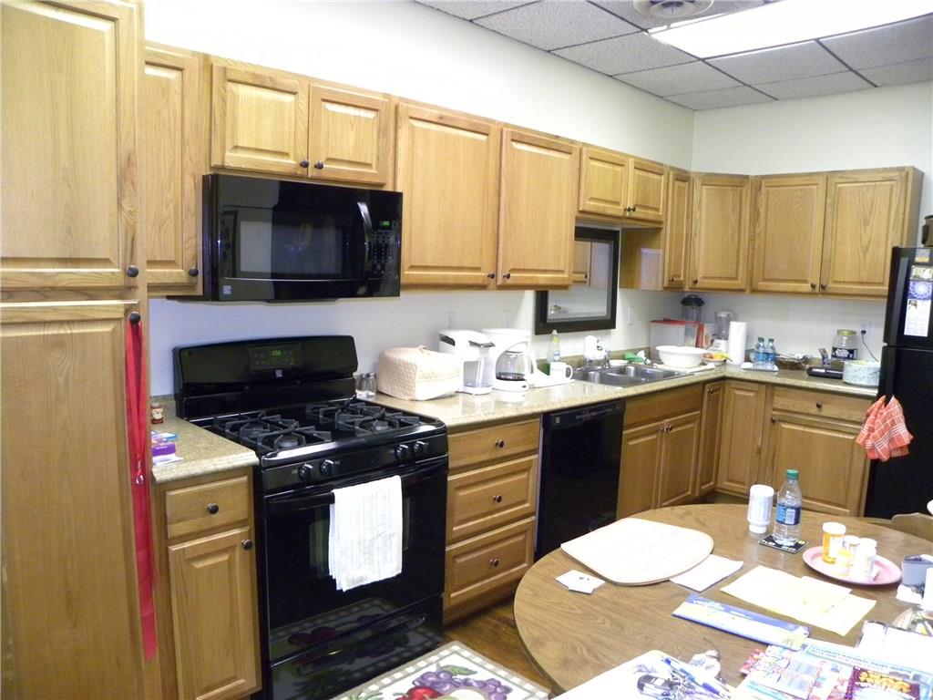 1514 Evergreen Road Pittsburgh, PA 15209 - Photo 7 of 25 Main floor unit kitchen - great space!