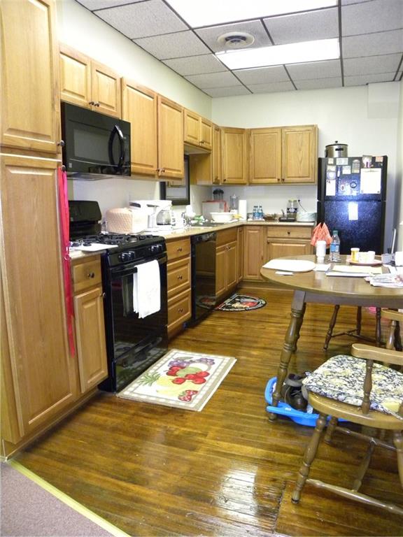 1514 Evergreen Road Pittsburgh, PA 15209 - Photo 8 of 25 Main floor unit kitchen