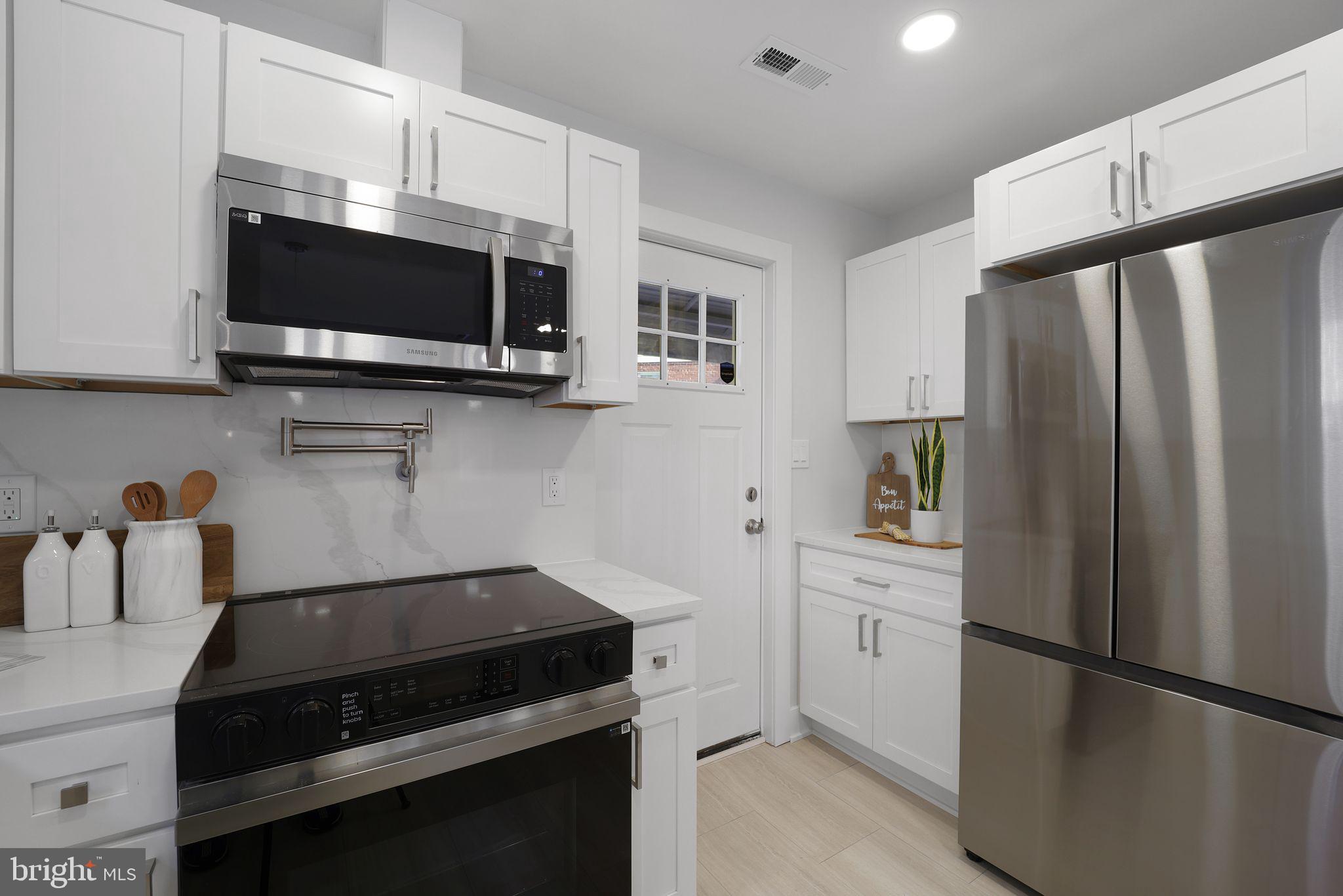 624 Madison Street Northeast Washington, DC 20011 - Photo 7 of 26