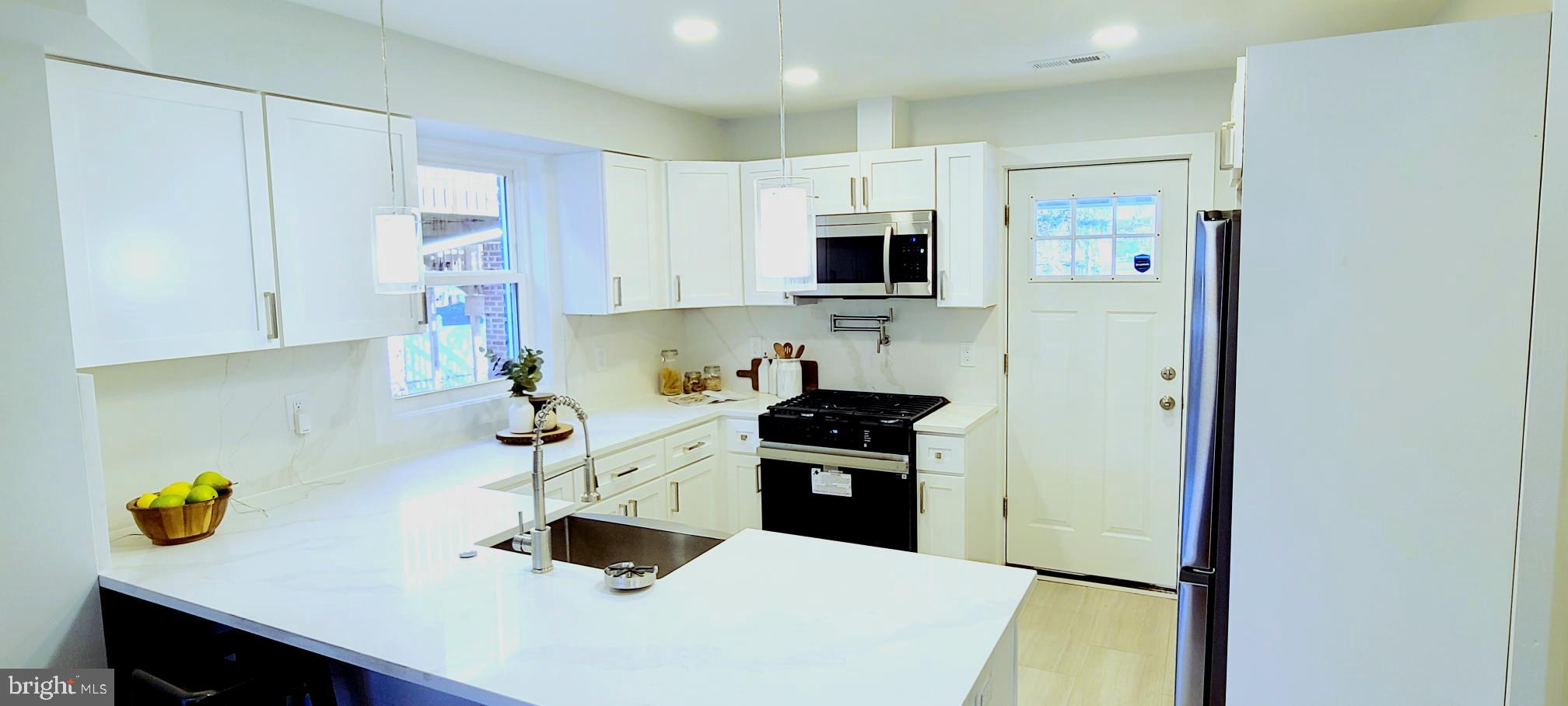 624 Madison Street Northeast Washington, DC 20011 - Photo 8 of 26
