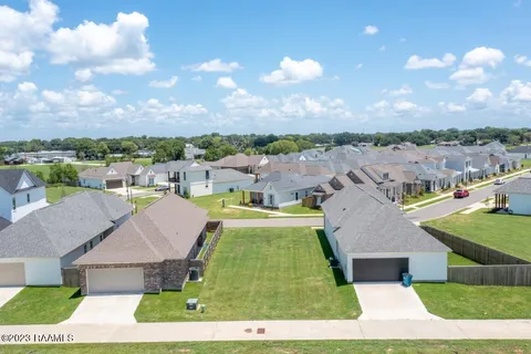 $85,000 | 108 Oak Village Drive, Scott, LA 70583