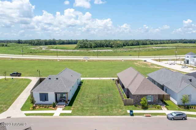 $85,000 | 108 Oak Village Drive, Scott, LA 70583