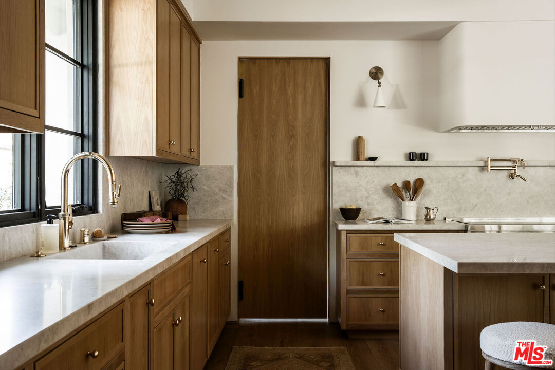 12040 Maxwellton Road Studio City, CA 91604 - Photo 15 of 48