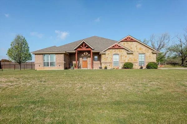 $489,000 | 140 Pine Road, Poolville, TX 76487