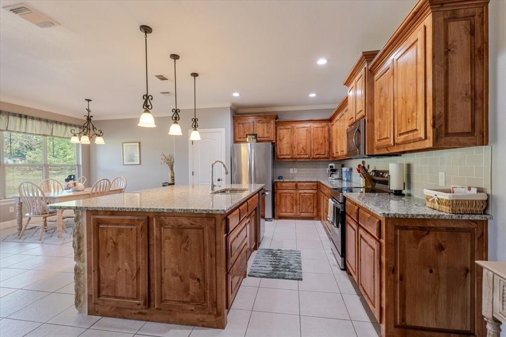 140 Pine Road Poolville, TX 76487 - Photo 9 of 39