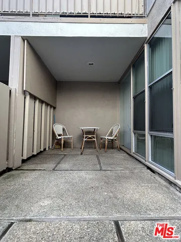 a house view with a backyard space