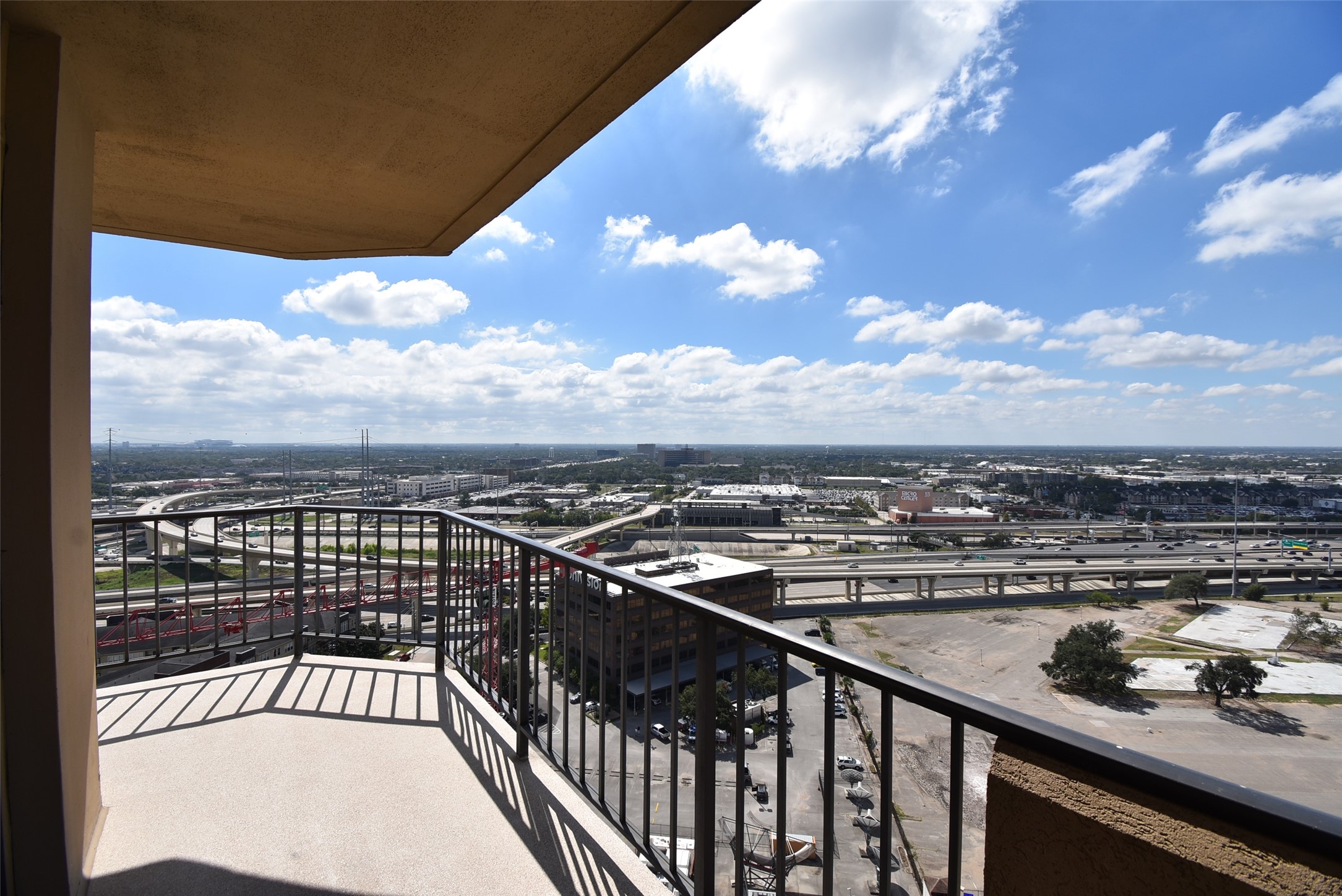 3350 McCue Road, Unit 2101 Houston, TX 77056 - Photo 2 of 50 Gallery Image 2