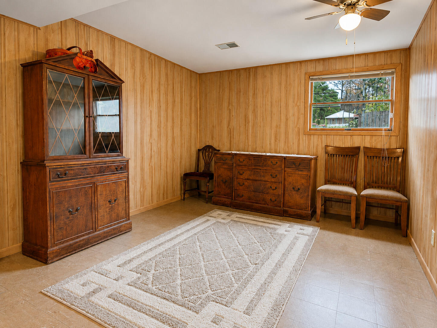 9502 Forrest Drive Highland, IN 46322 - Photo 22 of 27 a living room with furniture and a flat screen tv