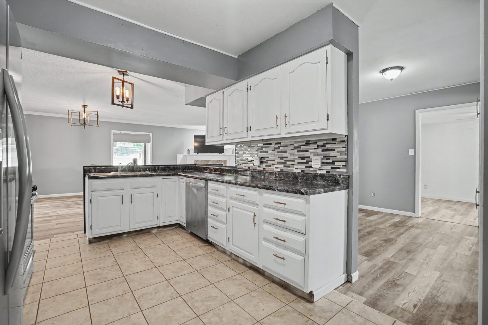 532 Meadowview Drive Clinton, IA 52732 - Photo 8 of 29