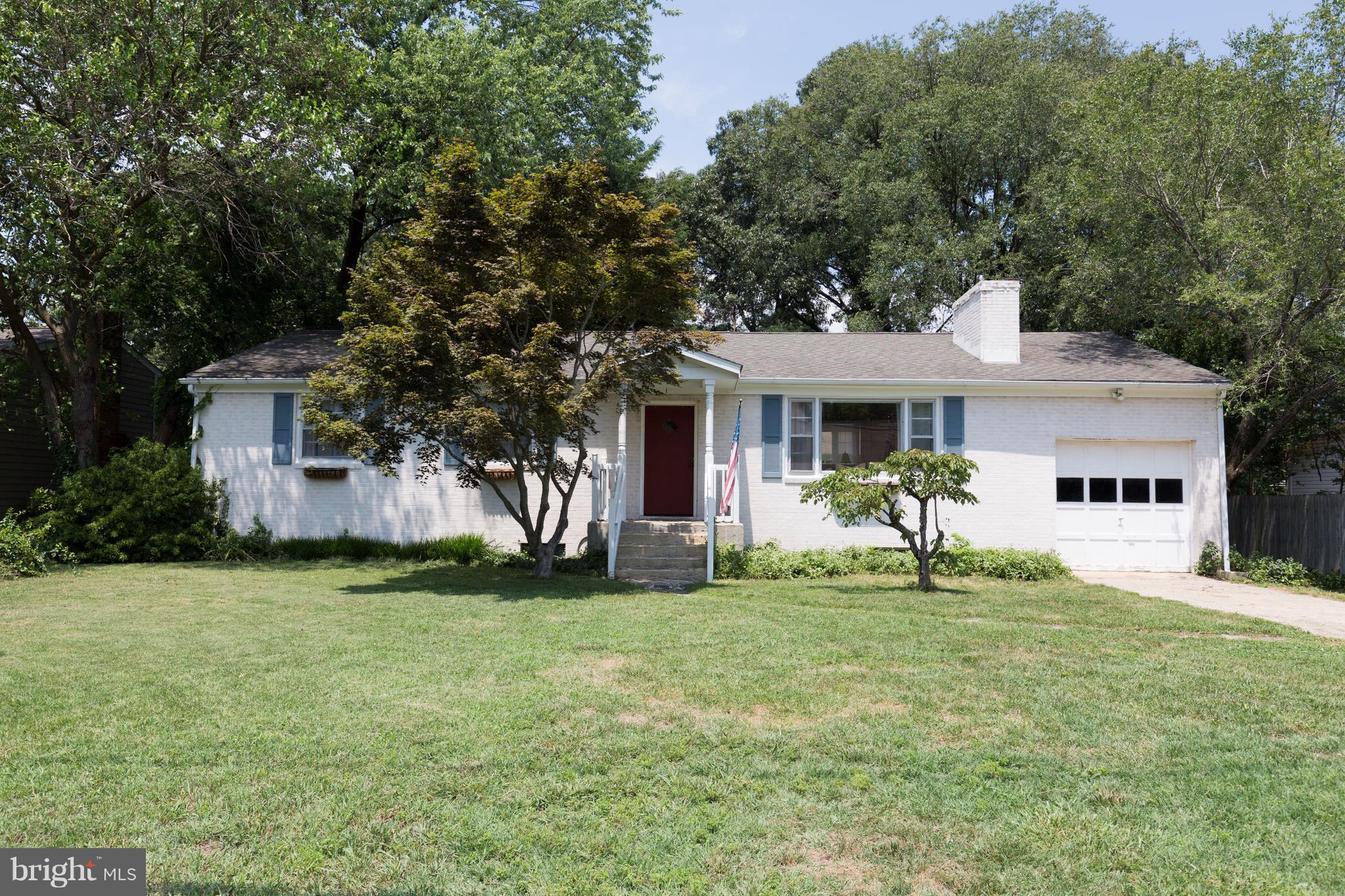 474 Manor Road Arnold, MD 21012 - Photo 1 of 29 Exterior (Front)