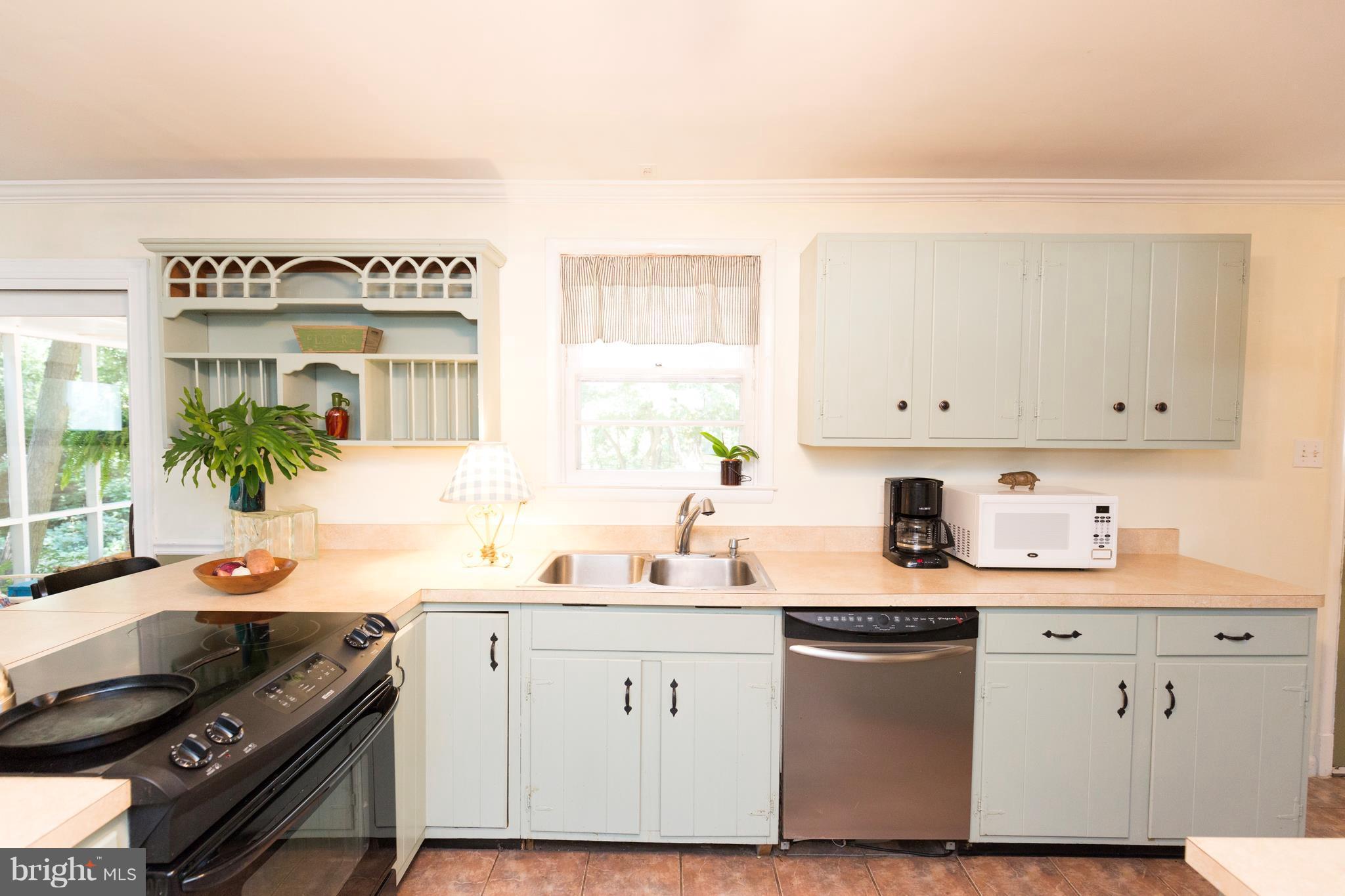 474 Manor Road Arnold, MD 21012 - Photo 8 of 29 Kitchen