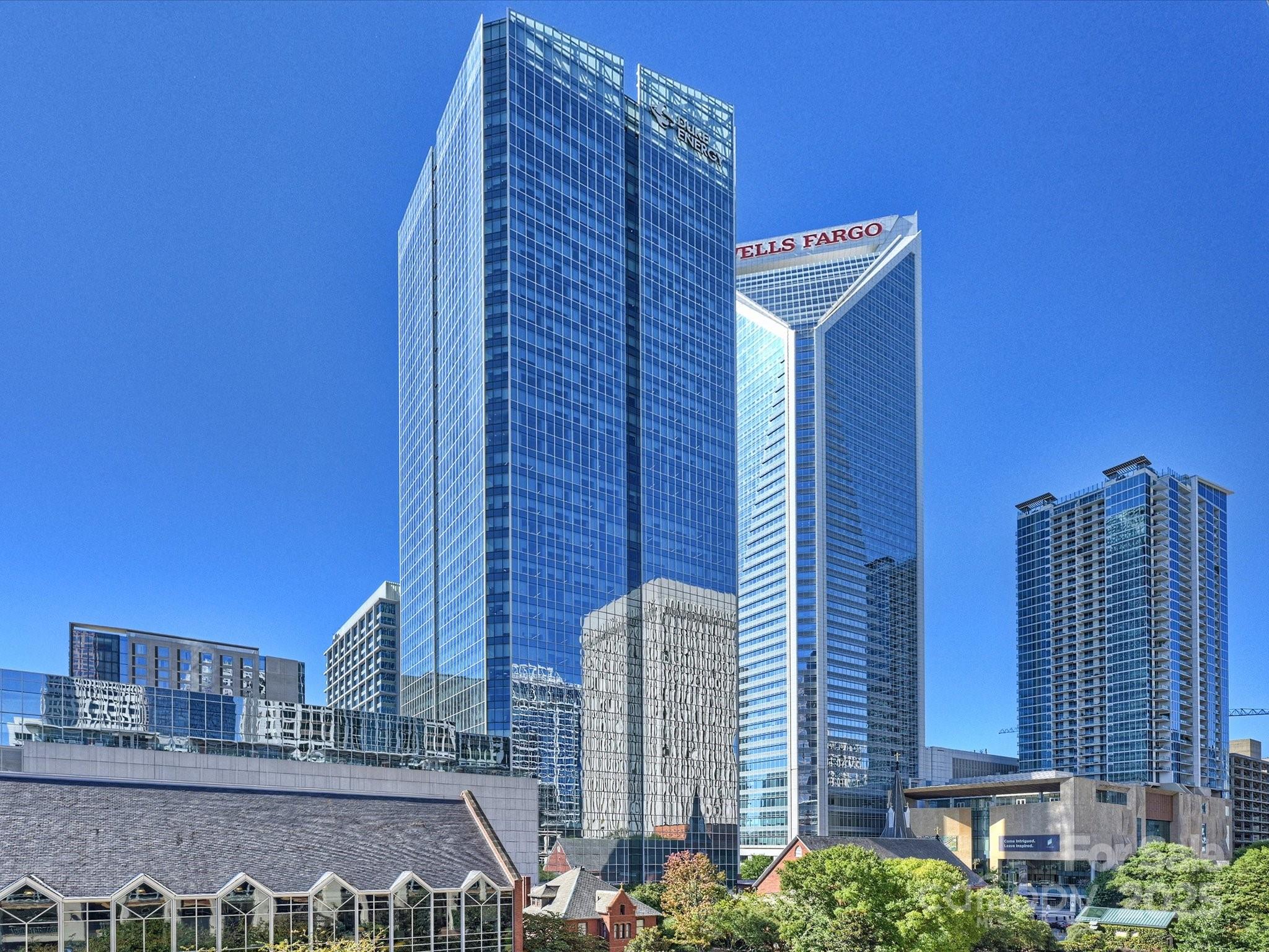 435 South Tryon Street, Unit 307 Charlotte, NC 28202 - Photo 42 of 48 a front view of a building with street