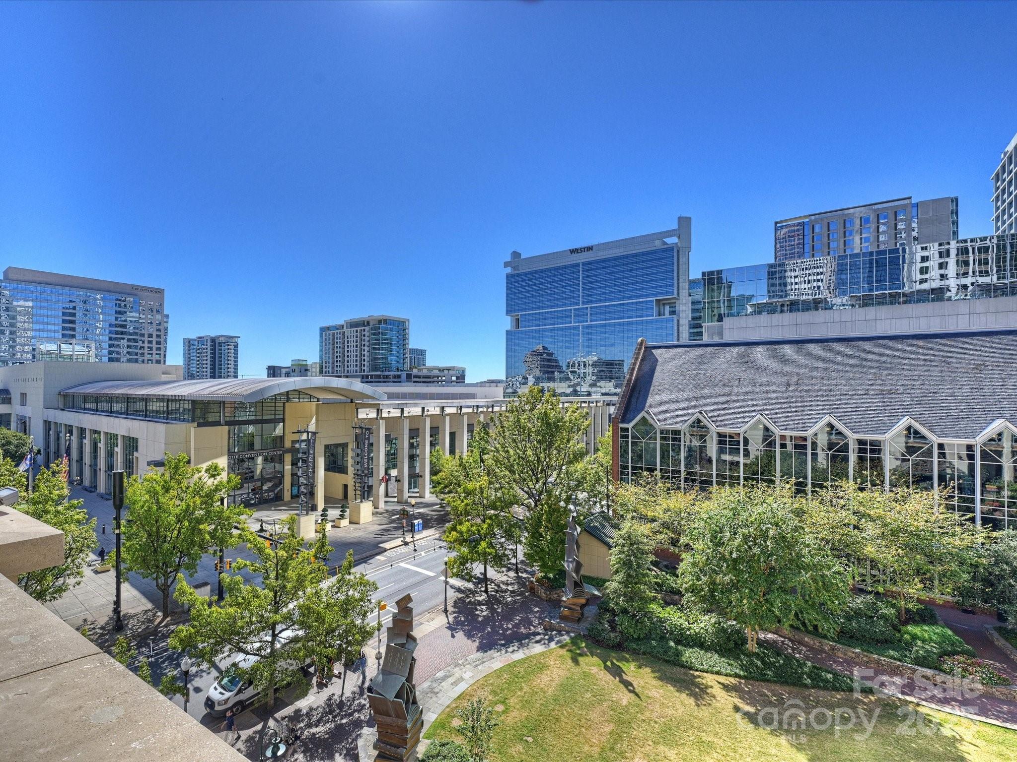 435 South Tryon Street, Unit 307 Charlotte, NC 28202 - Photo 44 of 48 a view of a large building