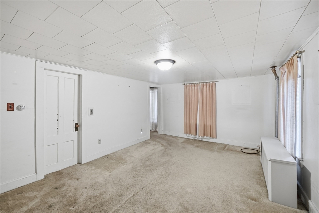 35 Dublin Street Chicopee, MA 01013 - Photo 13 of 35