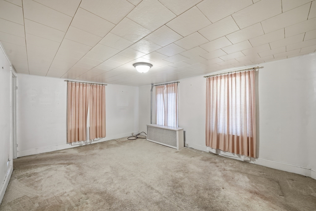 35 Dublin Street Chicopee, MA 01013 - Photo 14 of 35