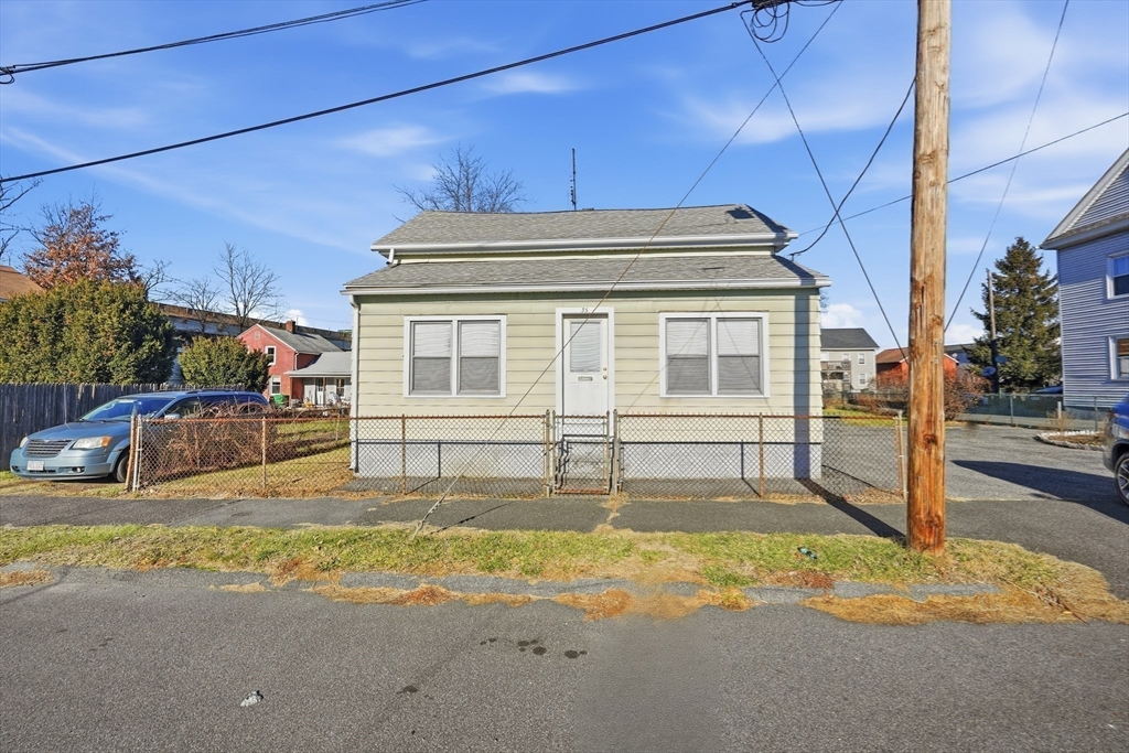 35 Dublin Street Chicopee, MA 01013 - Photo 33 of 35