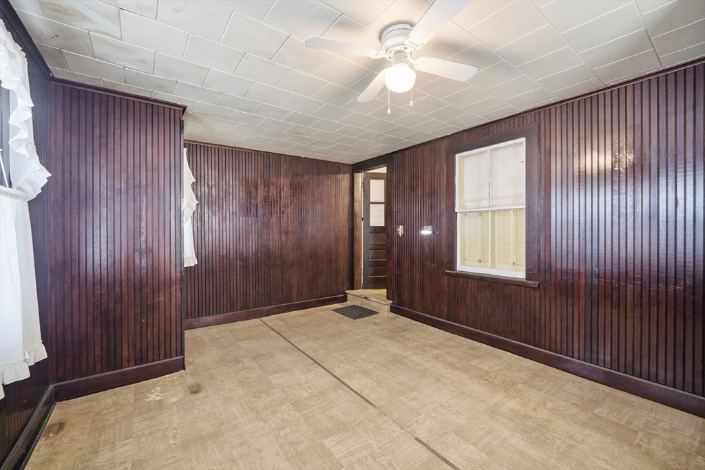 35 Dublin Street Chicopee, MA 01013 - Photo 7 of 35