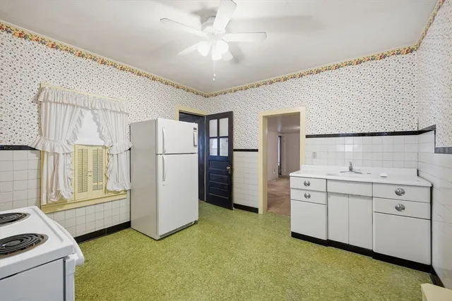 a bathroom with a shower curtain