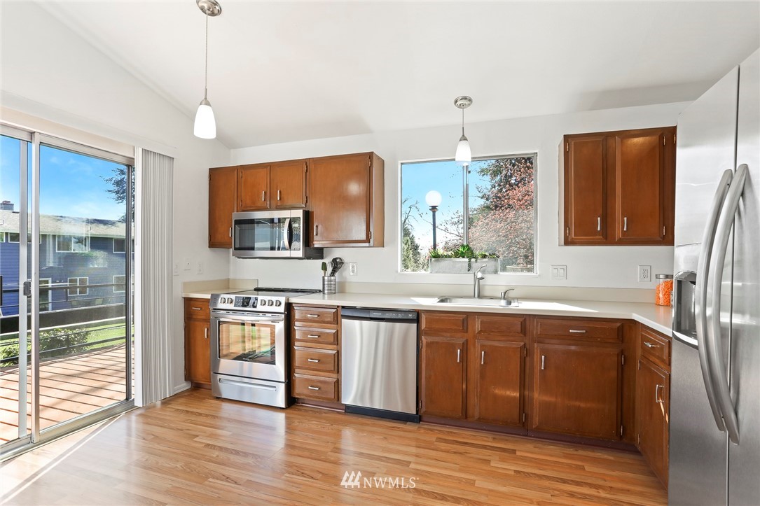 917 South 28th Court Renton, WA 98055 - Photo 12 of 30