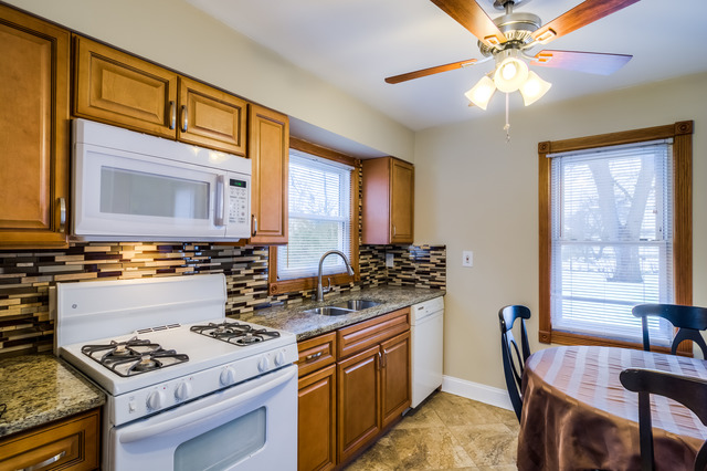 10836 Princess Avenue Chicago Ridge, IL 60415 - Photo 9 of 20