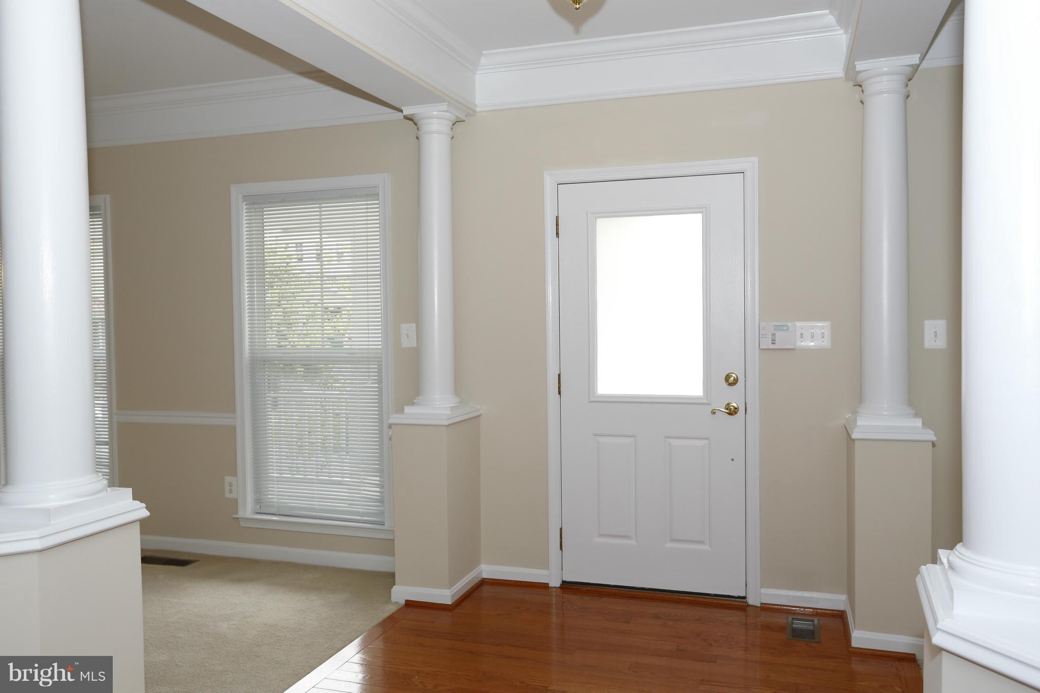 23847 Burdette Forest Road Clarksburg, MD 20871 - Photo 2 of 24 Foyer