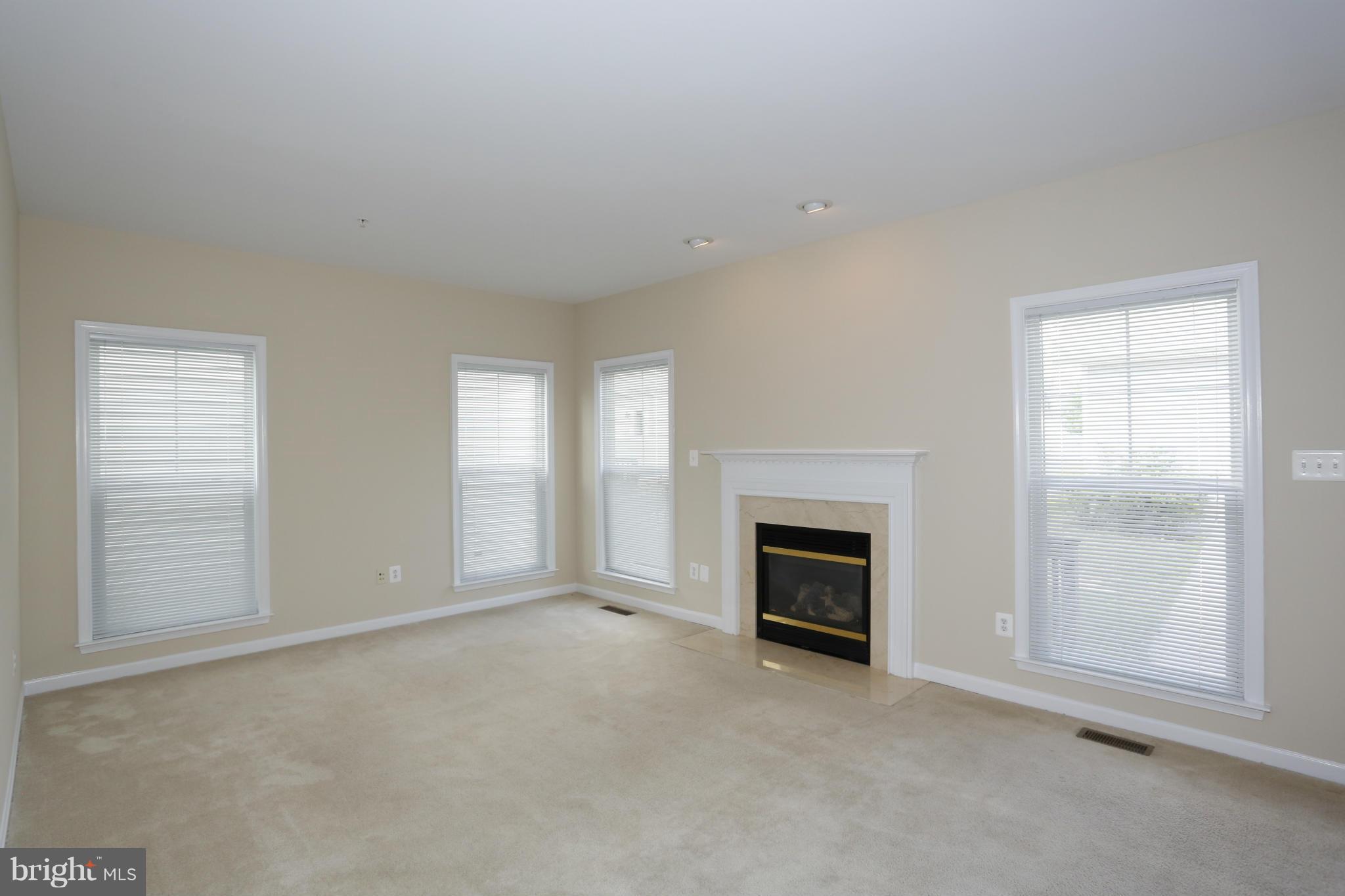 23847 Burdette Forest Road Clarksburg, MD 20871 - Photo 12 of 24 Family Room