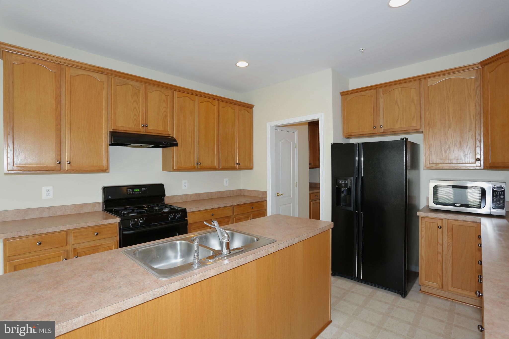 23847 Burdette Forest Road Clarksburg, MD 20871 - Photo 9 of 24 Kitchen