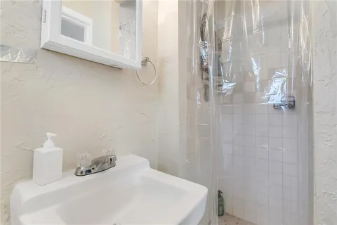 $299,000 | 2734 50th Avenue North, St. Petersburg, FL 33714