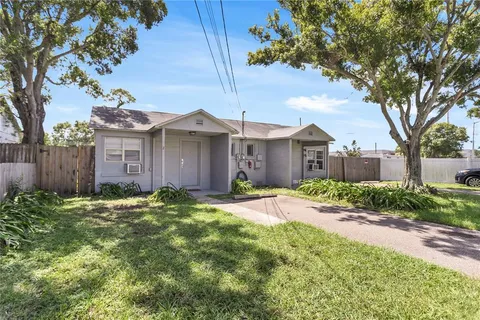 $299,000 | 2734 50th Avenue North, St. Petersburg, FL 33714