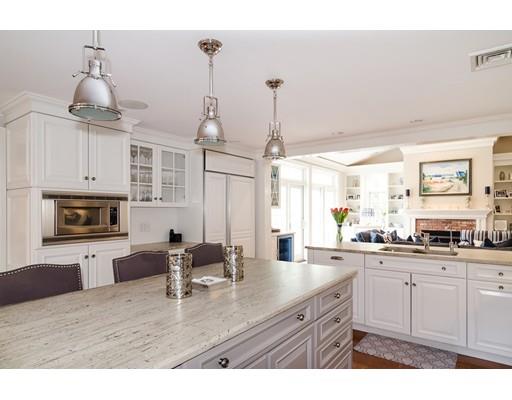 14 Richland Road Wellesley, MA 02481 - Photo 3 of 25