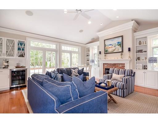 14 Richland Road Wellesley, MA 02481 - Photo 8 of 25