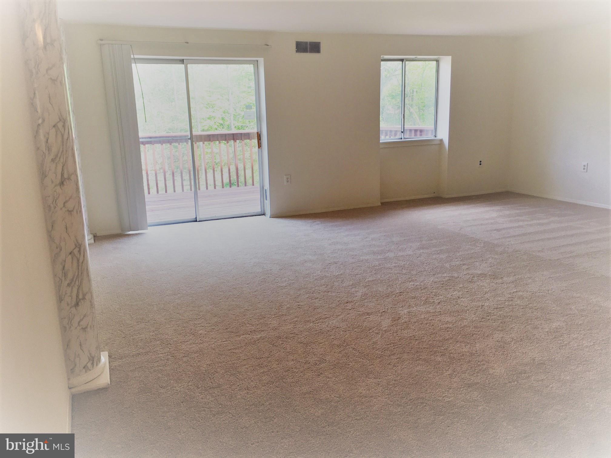 9437 Horizon Run Road, Unit 9E Gaithersburg, MD 20886 - Photo 11 of 12 Living Room