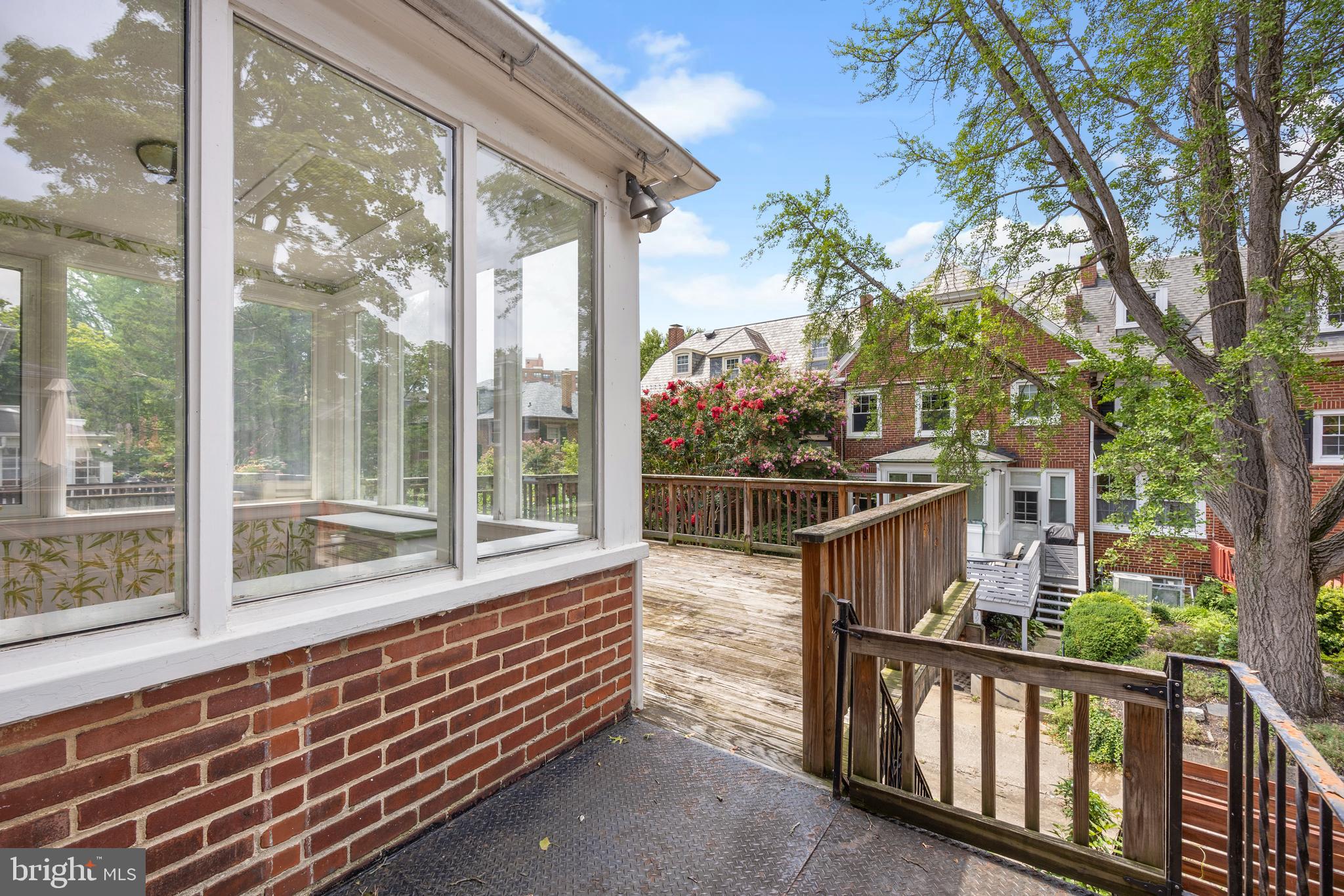 3936 Cloverhill Road Baltimore, MD 21218 - Photo 33 of 37 a balcony with view of outdoor space