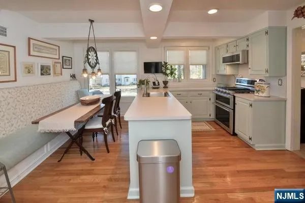 $1,699,000 | 11 Chestnut Ridge Road, Saddle River, NJ 07458