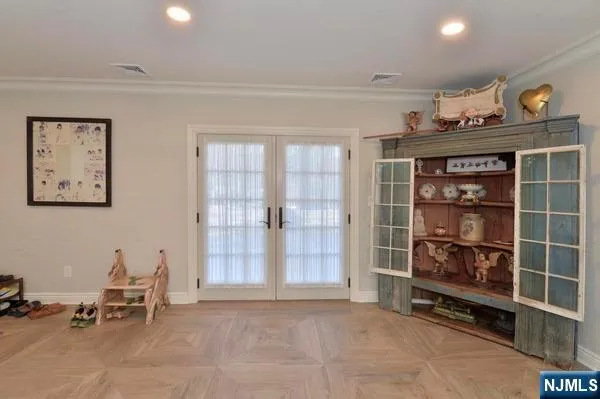 $1,699,000 | 11 Chestnut Ridge Road, Saddle River, NJ 07458