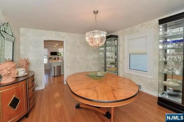 $1,699,000 | 11 Chestnut Ridge Road, Saddle River, NJ 07458