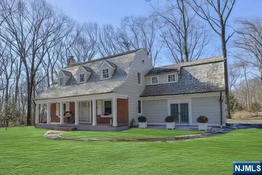 $1,699,000 | 11 Chestnut Ridge Road, Saddle River, NJ 07458