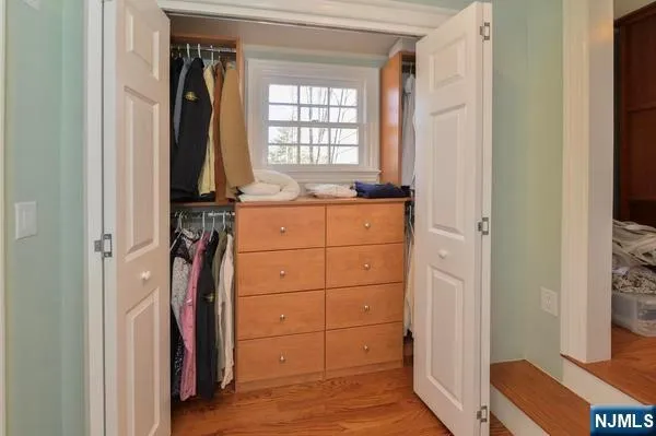 $1,699,000 | 11 Chestnut Ridge Road, Saddle River, NJ 07458