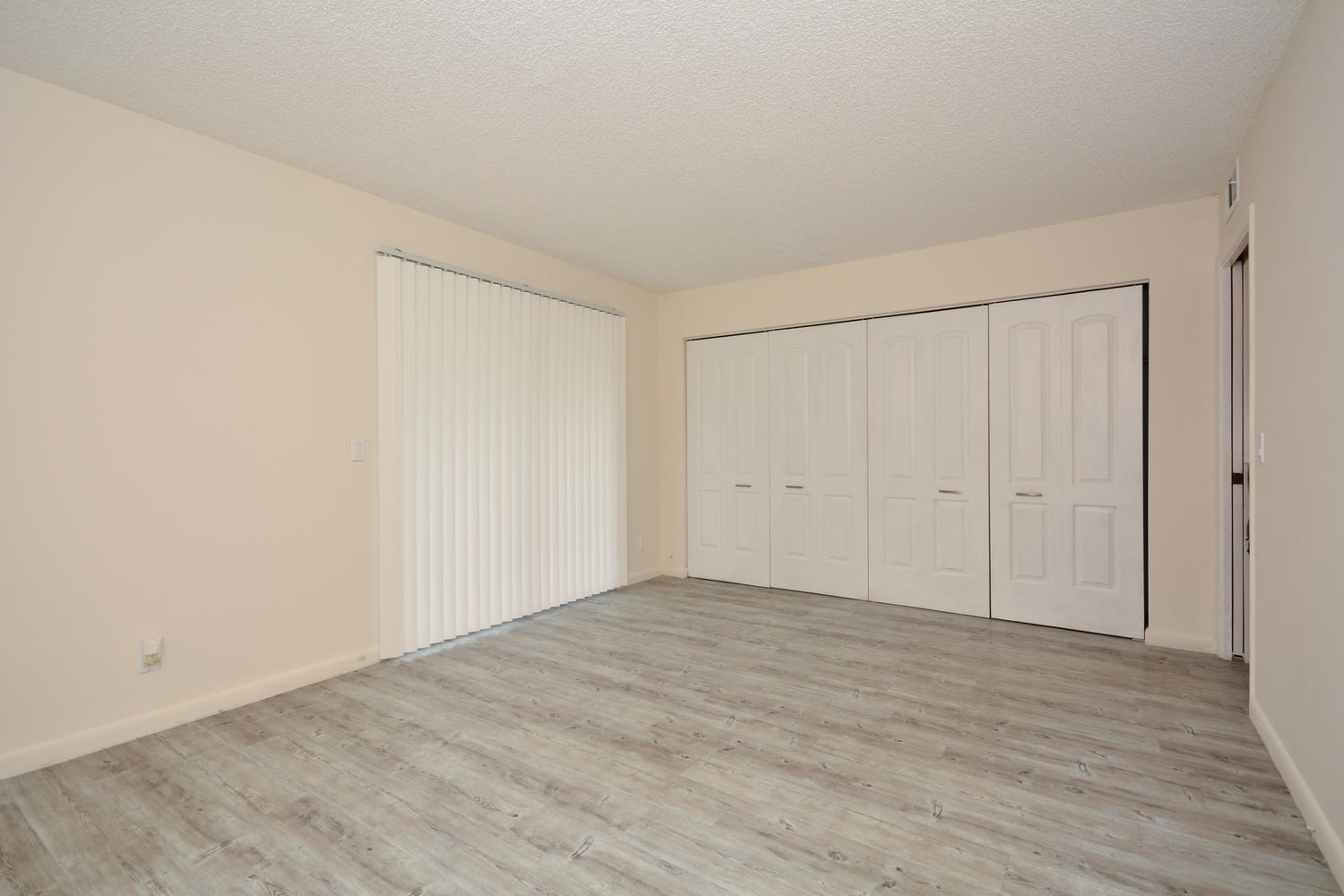 3 Mansfield B Boca Raton, FL 33434 - Photo 11 of 34 Bedroom