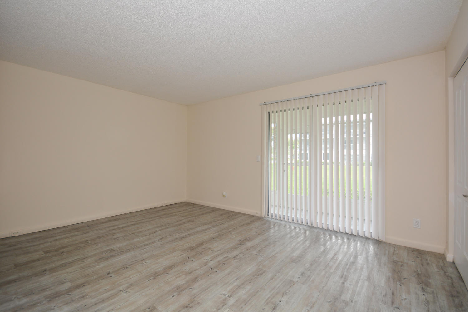 3 Mansfield B Boca Raton, FL 33434 - Photo 12 of 34 Bedroom 2