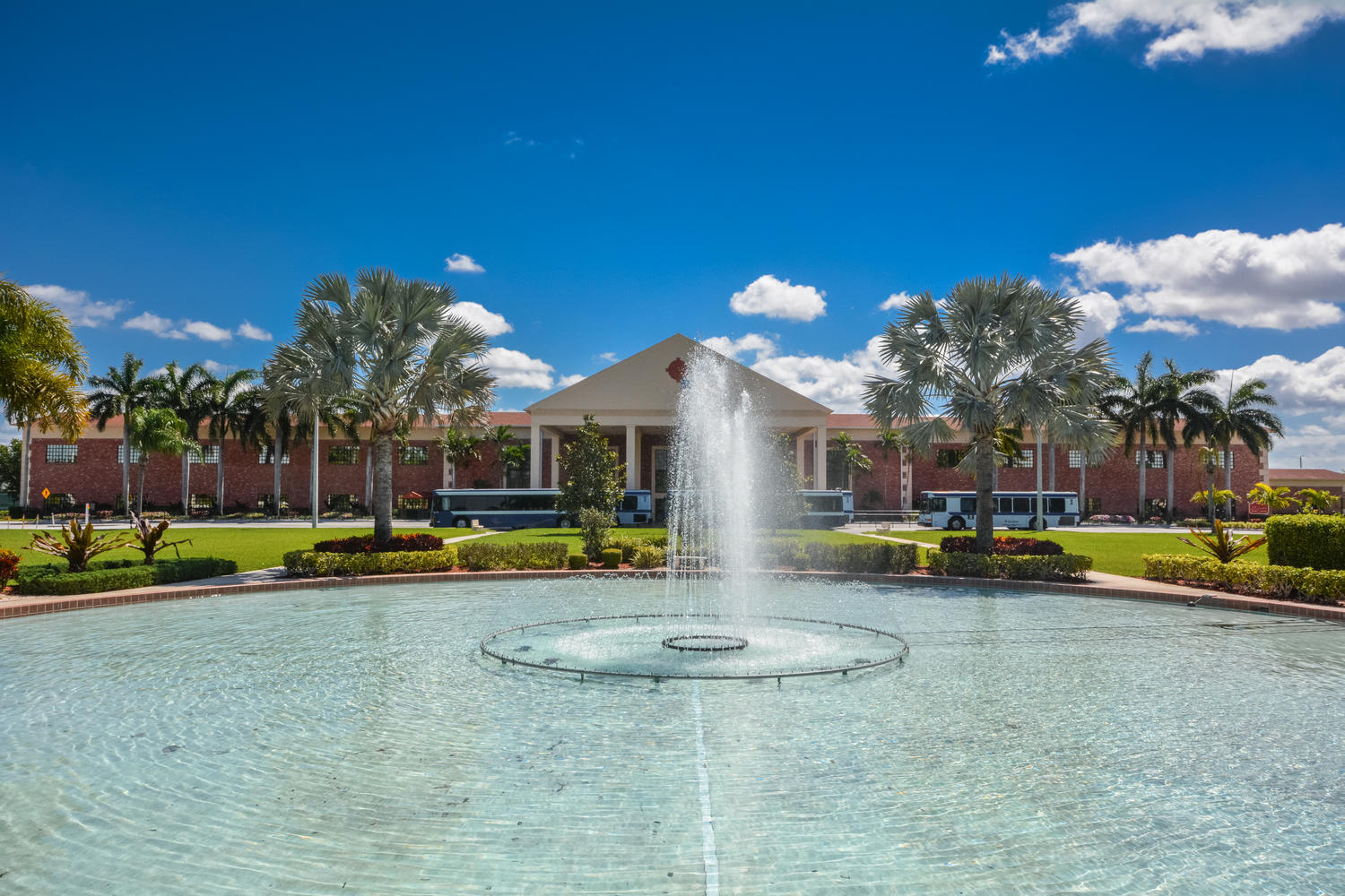 3 Mansfield B Boca Raton, FL 33434 - Photo 21 of 34 Clubhouse Fountain