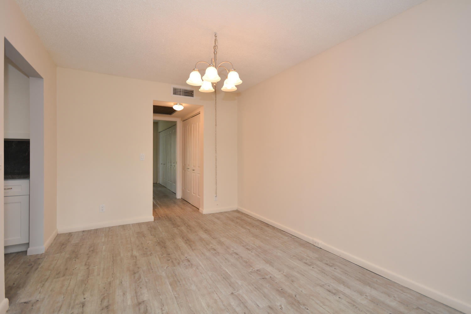 3 Mansfield B Boca Raton, FL 33434 - Photo 8 of 34 Dining Area