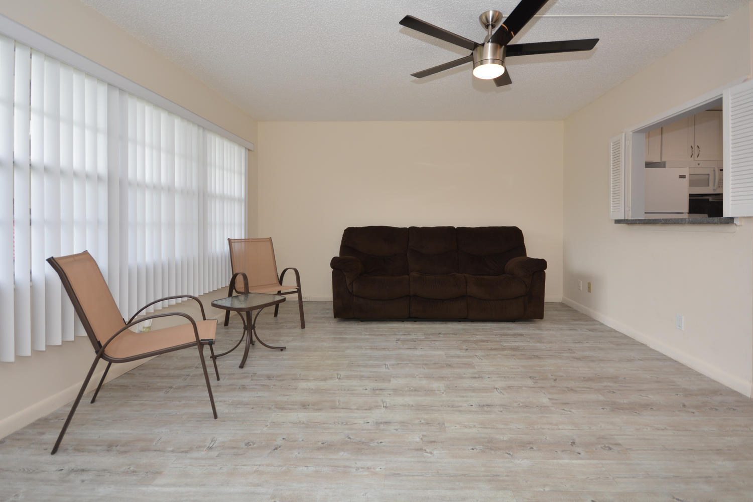 3 Mansfield B Boca Raton, FL 33434 - Photo 9 of 34 Living Room2