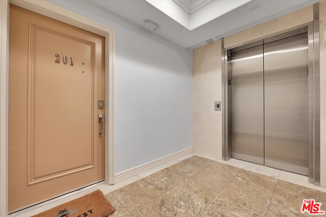 1601 South Bentley Avenue, Unit 211 Los Angeles, CA 90025 - Photo 26 of 30 a view of empty room