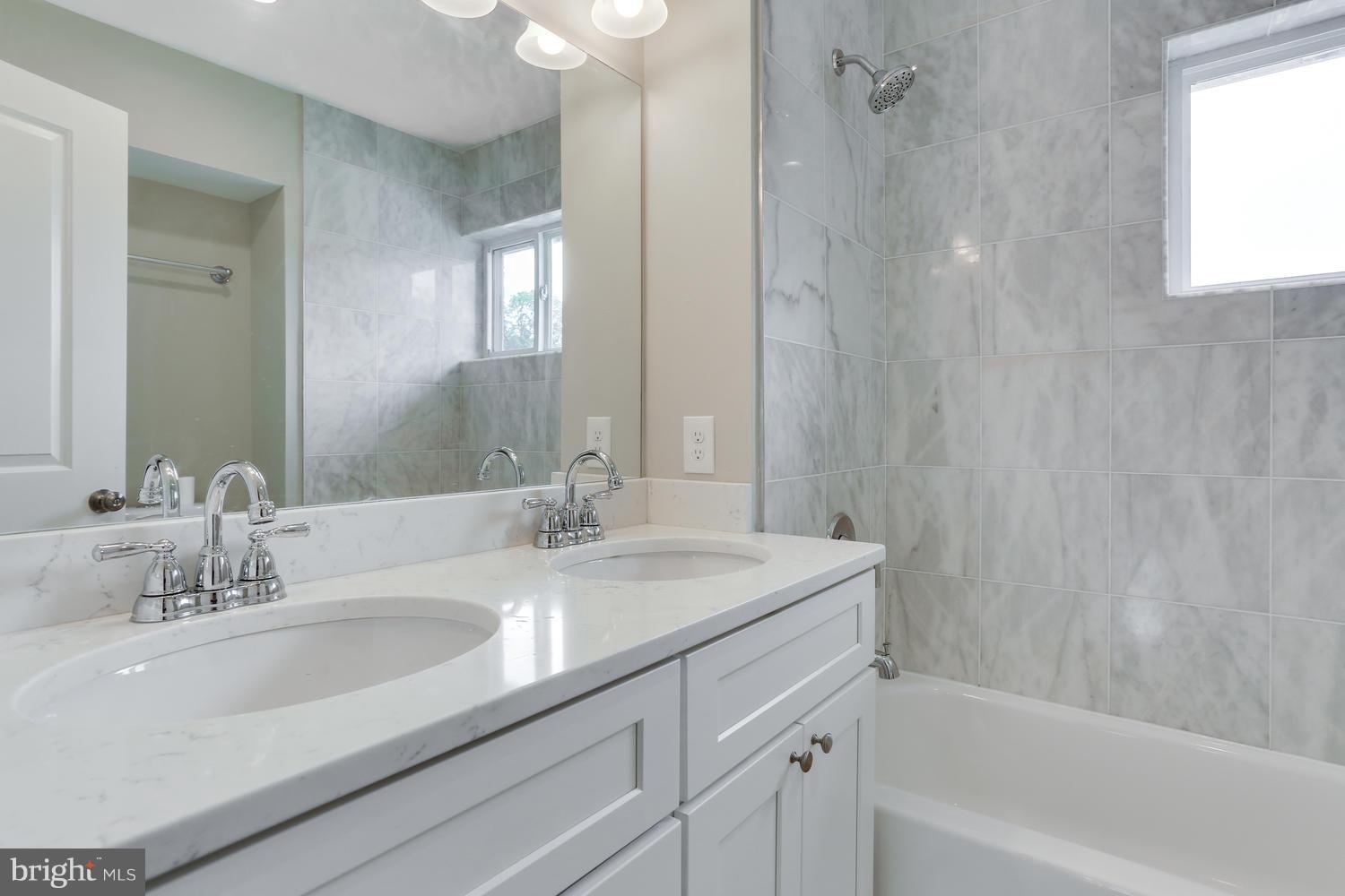 4304 Wheeler Road Southeast Washington, DC 20032 - Photo 22 of 30 Bath (Master)